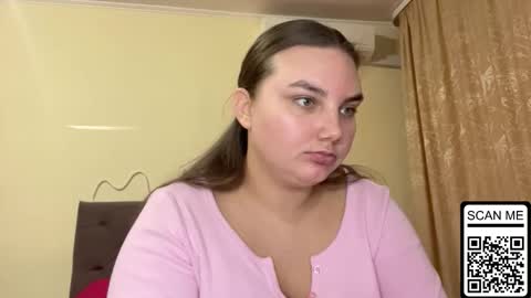 Snapshot of dreamyblushfairy chatting on 9, 10, 2025 Mila online show from 9, 10, 2025