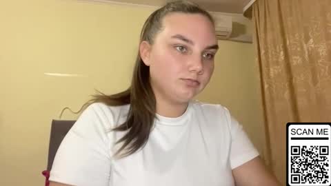 Snapshot of dreamyblushfairy chatting on 15, 10, 2025 Mila online show from 15, 10, 2025