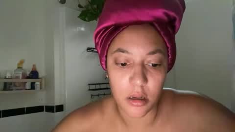 RIRI OR DREAMY online show from 19, 12, 2025