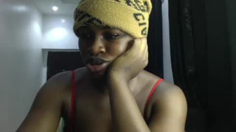 Snapshot of dripping_luna chatting on 2, 1, 2025 dripping_luna online show from 2, 1, 2025