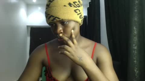 Snapshot of dripping_luna chatting on 8, 1, 2025 dripping_luna online show from 8, 1, 2025