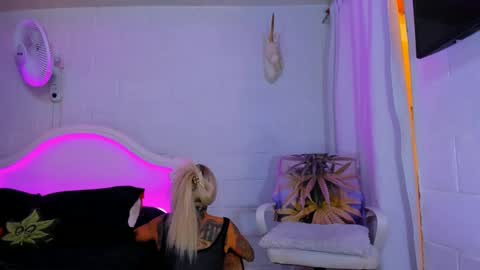 Snapshot of drippyorlove chatting on 24, 9, 2025 drippyorlove online show from 24, 9, 2025