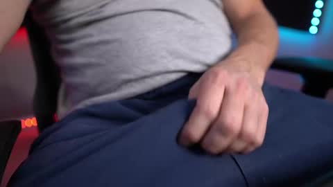 Snapshot of drok chatting on 24, 11, 2025 Drok online show from 24, 11, 2025