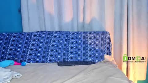 duamilktits online show from 12, 3, 2026