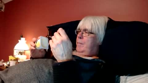 Snapshot of dug38 chatting on 29, 12, 2024 Doug online show from 29, 12, 2024