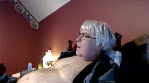 Snapshot of dug38 chatting on 28, 2, 2025 Doug online show from 28, 2, 2025