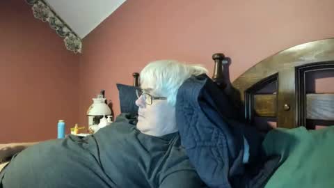 Snapshot of dug38 chatting on 19, 9, 2025 Doug online show from 19, 9, 2025