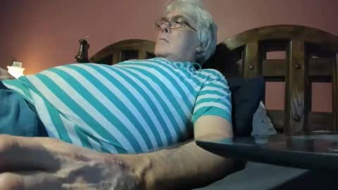 Snapshot of dug38 chatting on 26, 9, 2025 Doug online show from 26, 9, 2025