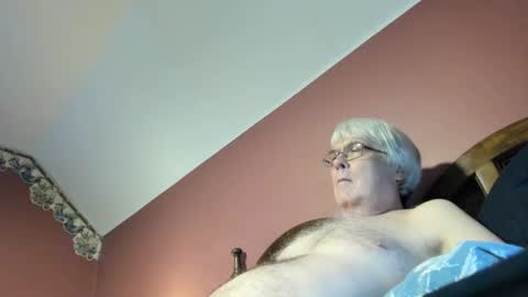 Snapshot of dug38 chatting on 29, 9, 2025 Doug online show from 29, 9, 2025