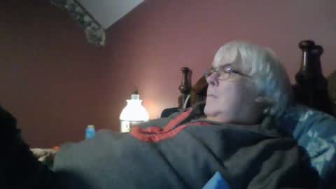 Snapshot of dug38 chatting on 21, 10, 2025 Doug online show from 21, 10, 2025