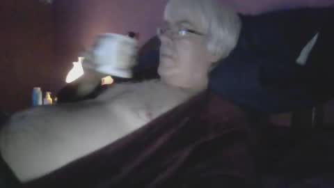 Snapshot of dug38 chatting on 22, 10, 2025 Doug online show from 22, 10, 2025