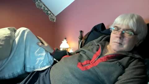 Snapshot of dug38 chatting on 20, 11, 2025 Doug online show from 20, 11, 2025