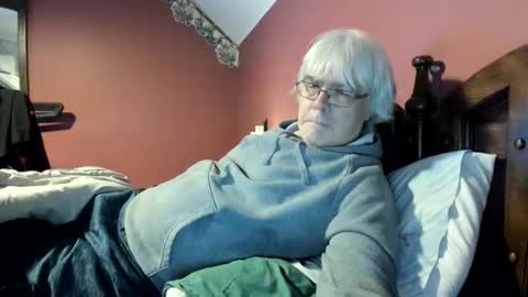 Snapshot of dug38 chatting on 22, 4, 2026 Doug online show from 22, 4, 2026