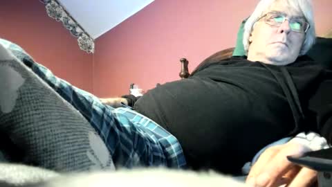 Snapshot of dug38 chatting on 27, 4, 2026 Doug online show from 27, 4, 2026