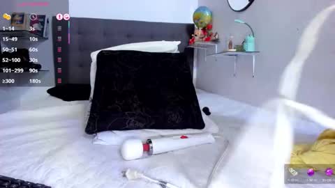 Snapshot of dulccemariaa chatting on 18, 10, 2025 Dulce Maria online show from 18, 10, 2025