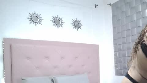 Snapshot of dulce__lovee chatting on 1, 10, 2025 dulce__lovee online show from 1, 10, 2025