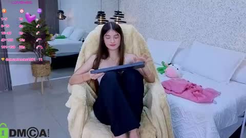 Snapshot of dulce_isabel_ chatting on 23, 4, 2026 dulce_isabel_ online show from 23, 4, 2026