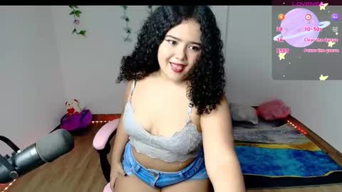 Snapshot of dulce_julieta_ chatting on 4, 2, 2025 Dulce online show from 4, 2, 2025