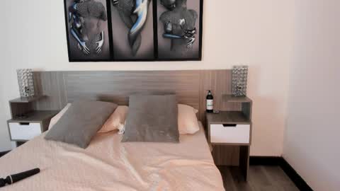 Dulce Maria online show from 10, 4, 2026