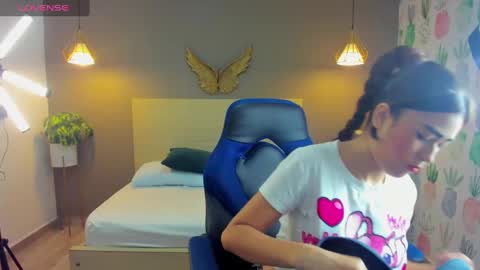 Snapshot of dulce_victoriaa_ chatting on 12, 2, 2025 V I C T O R I A online show from 12, 2, 2025