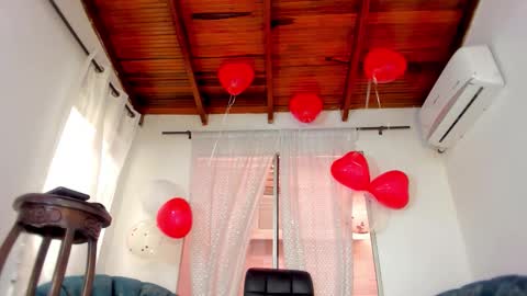 Dulce Y Jhoselin online show from 12, 2, 2026