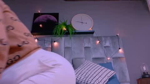 DULCE AURORA online show from 14, 10, 2025