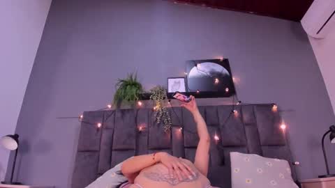 DULCE AURORA online show from 4, 11, 2025