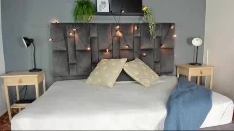 DULCE AURORA online show from 22, 2, 2026