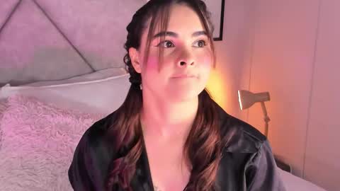 Snapshot of dulceegarcia chatting on 2, 11, 2025 Dulcee Garcia online show from 2, 11, 2025