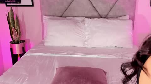 Snapshot of dulceegarcia chatting on 2, 12, 2025 Dulcee Garcia online show from 2, 12, 2025