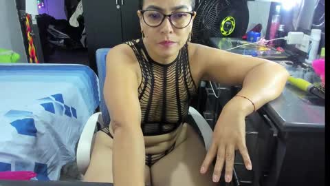 Snapshot of dulcemilf_ chatting on 3, 1, 2025 Dulce online show from 3, 1, 2025