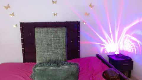 dulcesexy18 online show from 19, 4, 2026