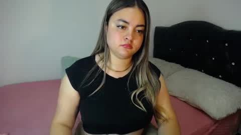 Snapshot of dumont_model chatting on 22, 2, 2025 Nicole online show from 22, 2, 2025