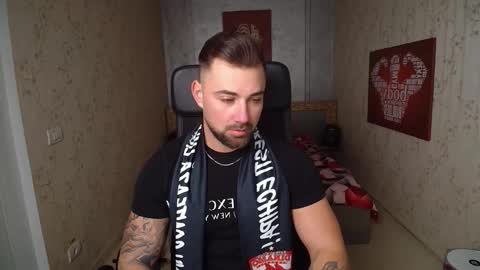 Snapshot of duncanstones chatting on 22, 12, 2024 DuncanStone online show from 22, 12, 2024