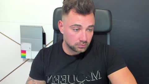 Snapshot of duncanstones chatting on 8, 2, 2025 DuncanStone online show from 8, 2, 2025