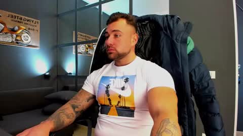 Snapshot of duncanstones chatting on 11, 2, 2025 DuncanStone online show from 11, 2, 2025