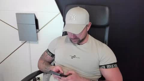 Snapshot of duncanstones chatting on 12, 2, 2025 DuncanStone online show from 12, 2, 2025