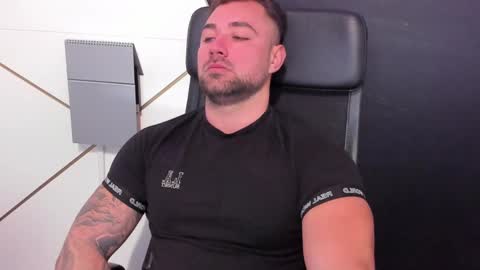 Snapshot of duncanstones chatting on 24, 2, 2025 DuncanStone online show from 24, 2, 2025