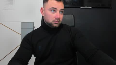 Snapshot of duncanstones chatting on 4, 12, 2025 DuncanStone online show from 4, 12, 2025