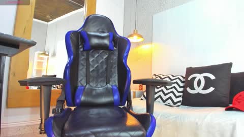 DUSAN  GREY online show from 20, 2, 2026