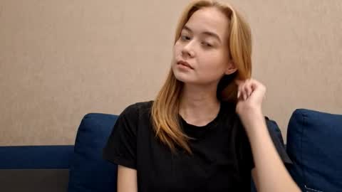 Snapshot of dustidickirson chatting on 25, 9, 2025 Alisa online show from 25, 9, 2025
