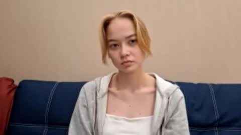 Snapshot of dustidickirson chatting on 8, 10, 2025 Alisa online show from 8, 10, 2025