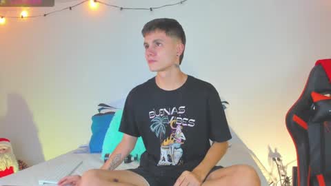 Snapshot of dustinlevine chatting on 16, 12, 2024 Dustin Levy online show from 16, 12, 2024