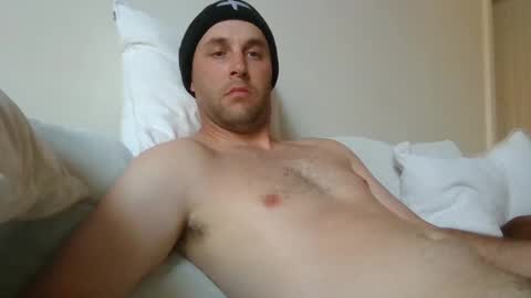 Snapshot of dustyroy09 chatting on 17, 12, 2024 dustyroy09 online show from 17, 12, 2024