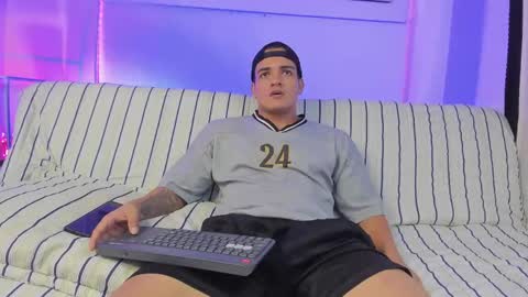 Snapshot of dwayne_esteven10 chatting on 11, 5, 2026 dwayne_esteven10 online show from 11, 5, 2026