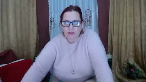 Snapshot of dyannelovee chatting on 7, 2, 2026 Dyanne online show from 7, 2, 2026