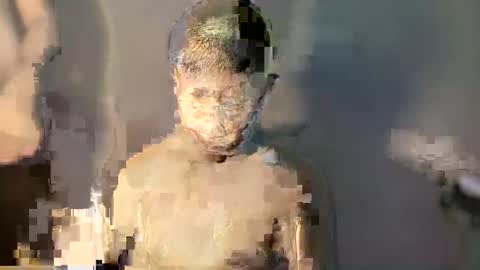 Snapshot of dydledydledee chatting on 25, 11, 2025 jay online show from 25, 11, 2025