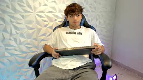 Snapshot of dylan_walton chatting on 5, 12, 2025 Dylan online show from 5, 12, 2025