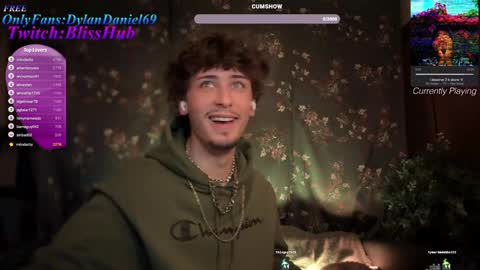 Snapshot of dylandaniel69 chatting on 10, 12, 2024 Dylan Daniel 7.8 online show from 10, 12, 2024