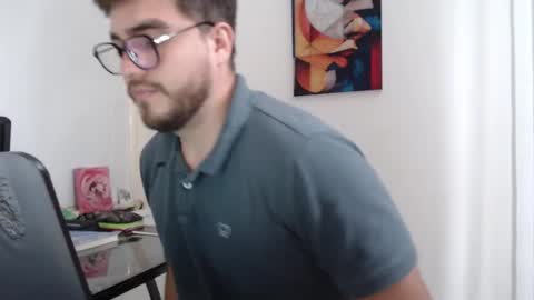 Snapshot of dylanhot10 chatting on 12, 12, 2024 dylanhot10 online show from 12, 12, 2024